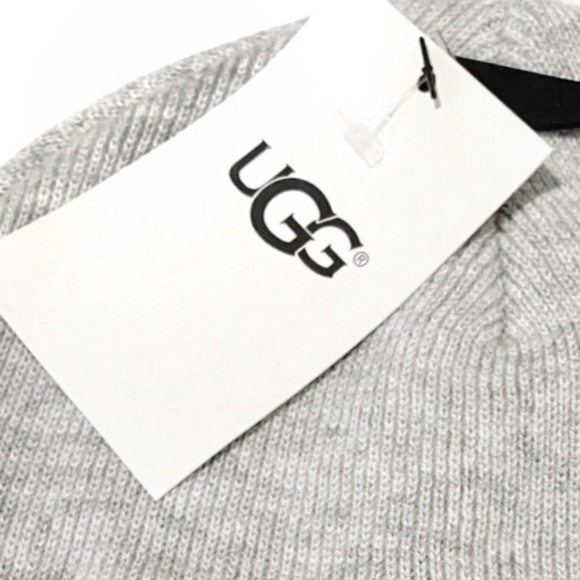 UGG Heather Gray Beanie NWT - Picture 7 of 11